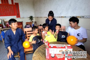 廣西桂平市道教界開展“六一”兒童節慰問留守兒童活動